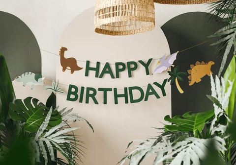 girlianda gimtadieniui dekoracija šventei su gimtadieniu dinozaurų tema dekoracijos mažeikiuose gimtadienis mažeikiai