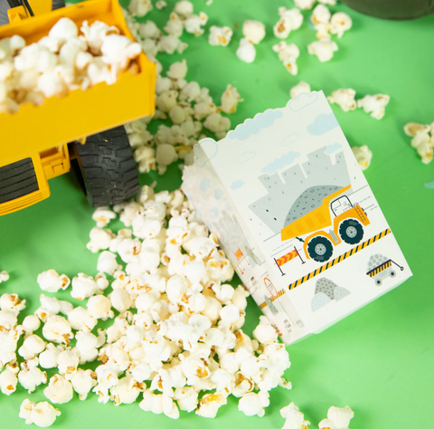 popkornu dezutes spragesiams gimtadienio dekoracijos mašinos tema statybų policijos