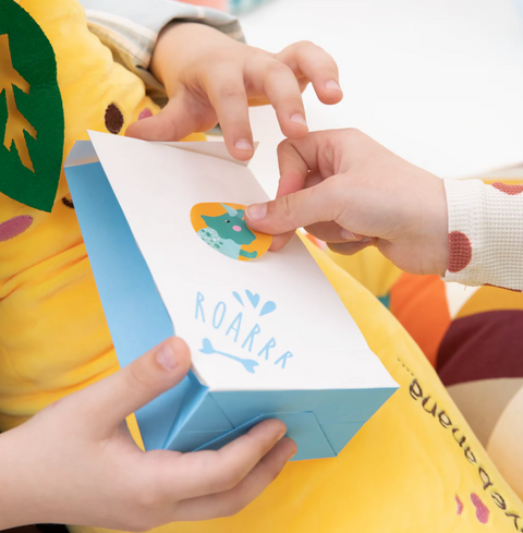 saldainiu maiseliai maisiukai dovanoms sveciams saldainiai padėkos dovaneles dinozauru tema