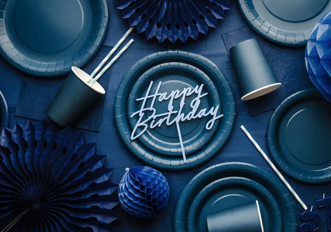 melyni vienkartiniai popieriniai puodeliai