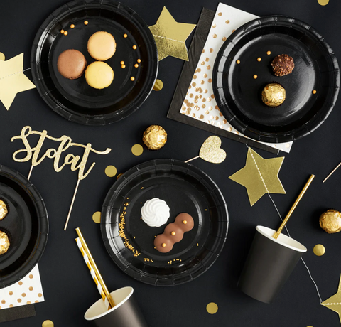 juodi puodukai puodeliai gimtadieniui sventei atributika