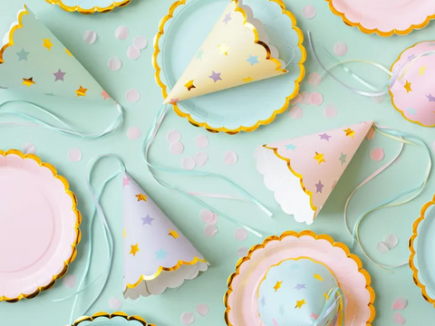 gimtadienio kepuraites kepureles svenciu dekoracijos