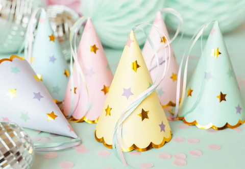 gimtadienio kepuraites kepureles svenciu dekoracijos