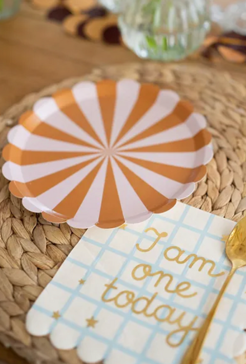 lekstutes meskiuku tema dryzuotos lekstes rudos gimtadienio dekoracijos