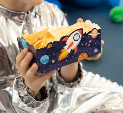 kosmoso tema dekoracijos skanestu dezutes cipsams traskuciams gimtadieno dekoras